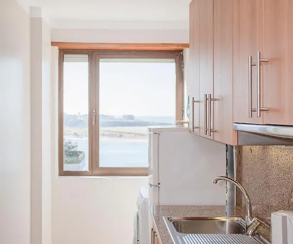 Liiiving In | Sea & River View Oporto