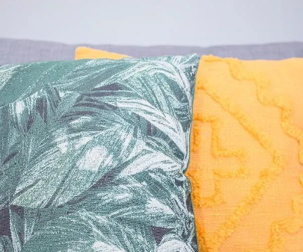 Liiiving In | Sea & River View