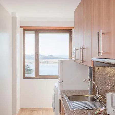 Liiiving In | Sea & River View Oporto