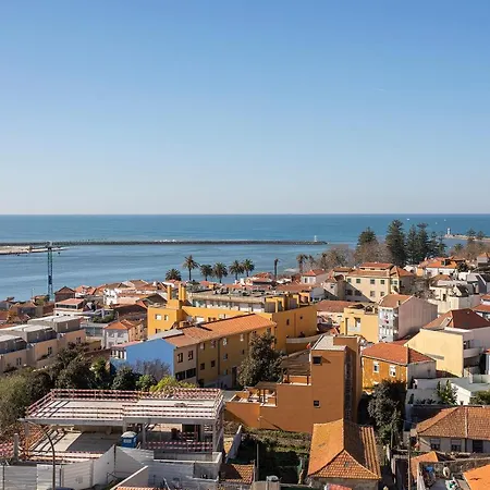 Liiiving In | Sea & River View Apartamento