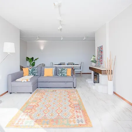 Liiiving In Porto | Sea & River View Apartment