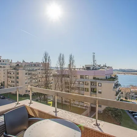 Apartment Liiiving In Porto | Sea & River View