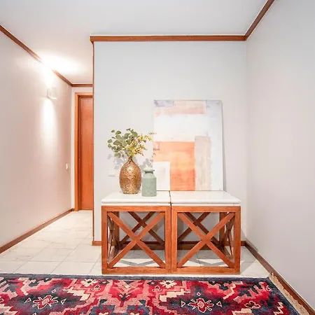 Liiiving In | Sea & River View Oporto