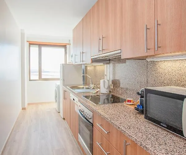 Liiiving In Porto | Sea & River View