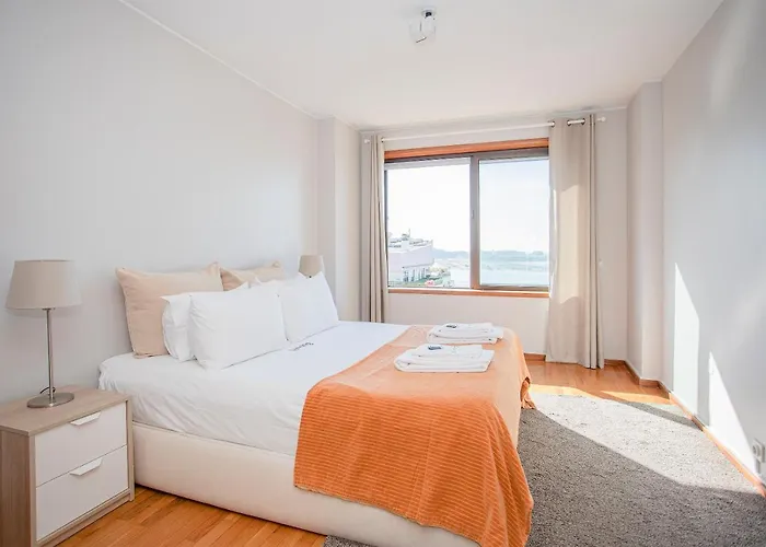 Liiiving In Porto | Sea & River View Apartment